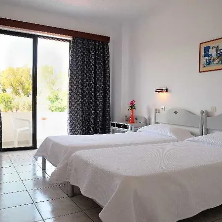 Hotel Tina Flora 3*