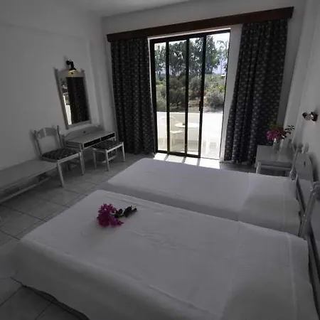 Hotel Tina Flora 3*