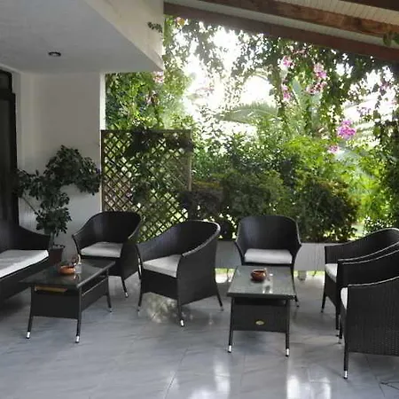 Hotel Tina Flora 3*