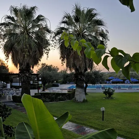 Tina Flora Hotel 3*